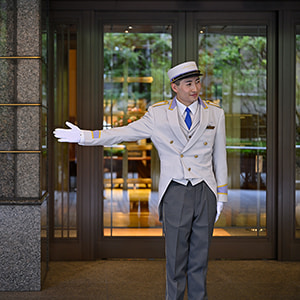 宿泊部 ドアマン