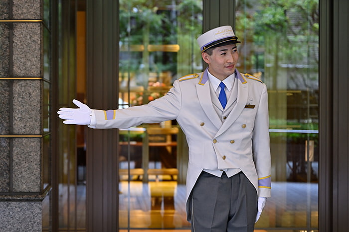 宿泊部 ドアマン
